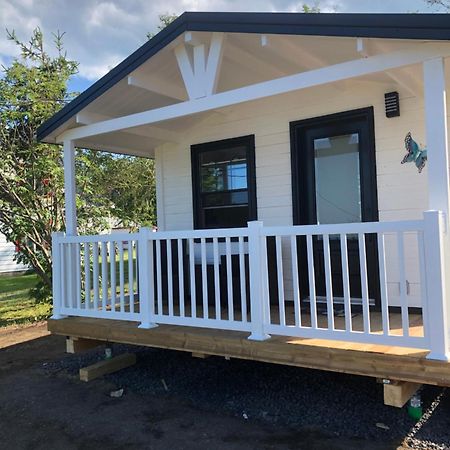 Les Chalets De La Colline Inc Baie-Sainte-Catherine Ngoại thất bức ảnh