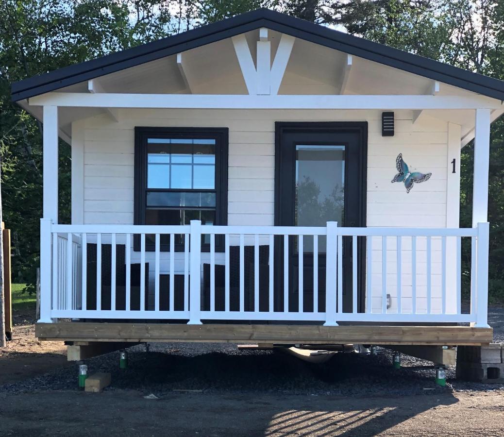 Les Chalets De La Colline Inc Baie-Sainte-Catherine Ngoại thất bức ảnh