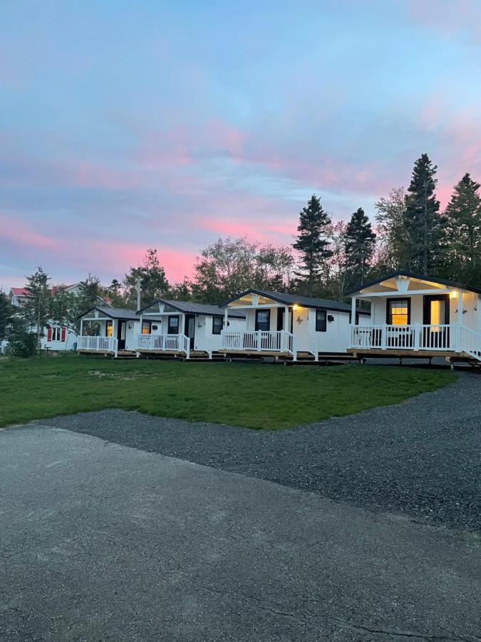 Les Chalets De La Colline Inc Baie-Sainte-Catherine Ngoại thất bức ảnh