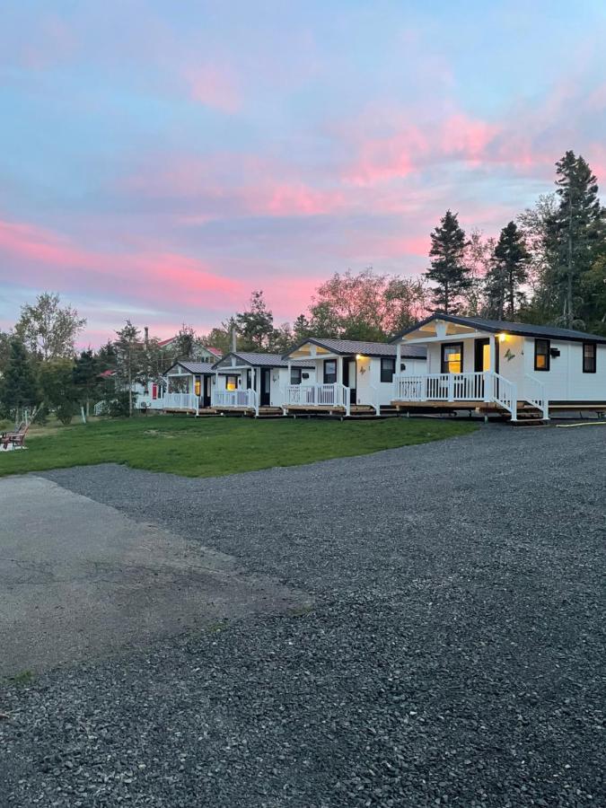 Les Chalets De La Colline Inc Baie-Sainte-Catherine Ngoại thất bức ảnh
